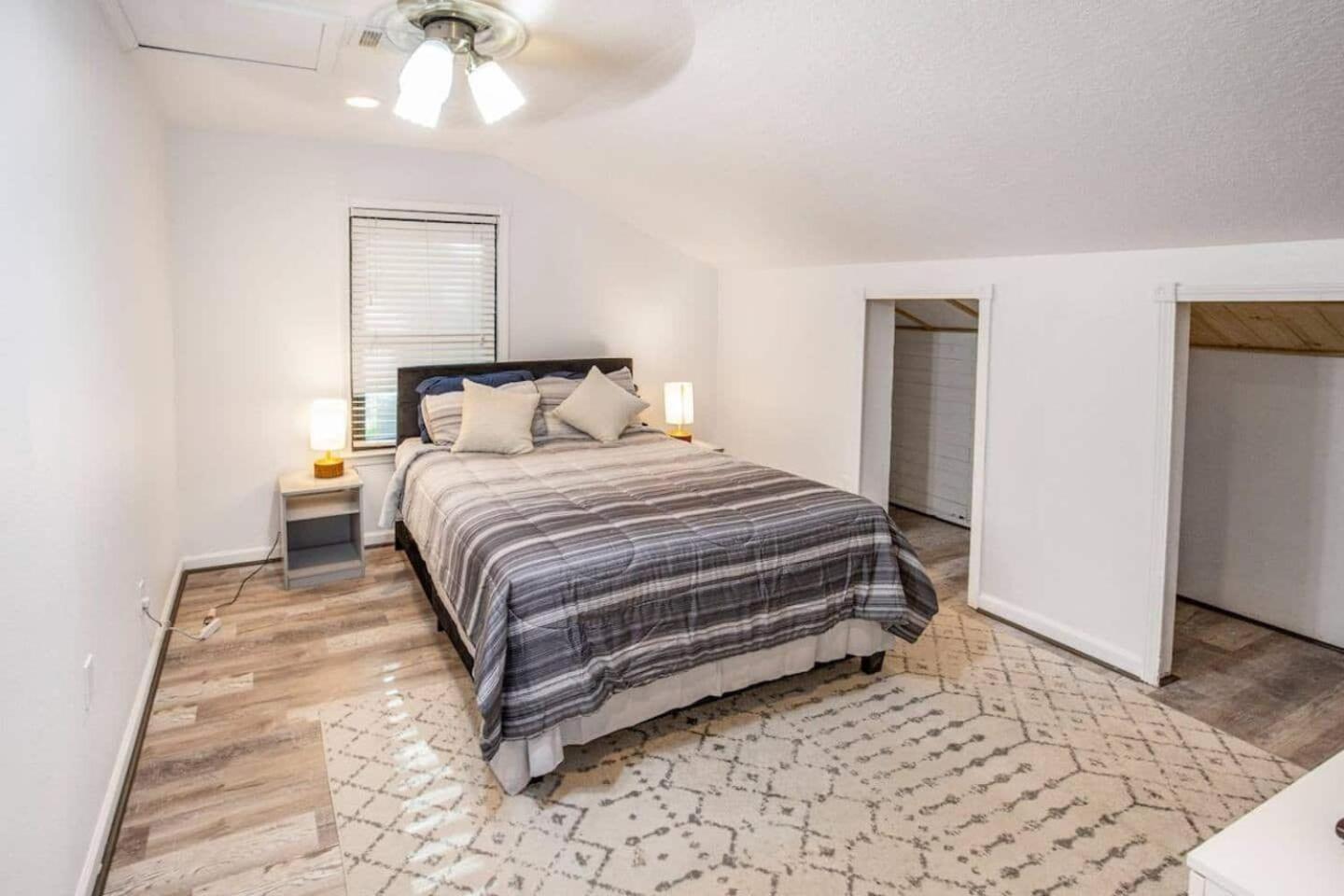 فيلا Sunmeadow Manor Retreat Friendswood المظهر الخارجي الصورة